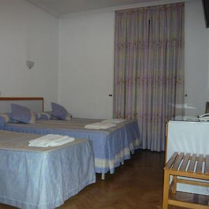 Habitación con 2 Camas Individuales